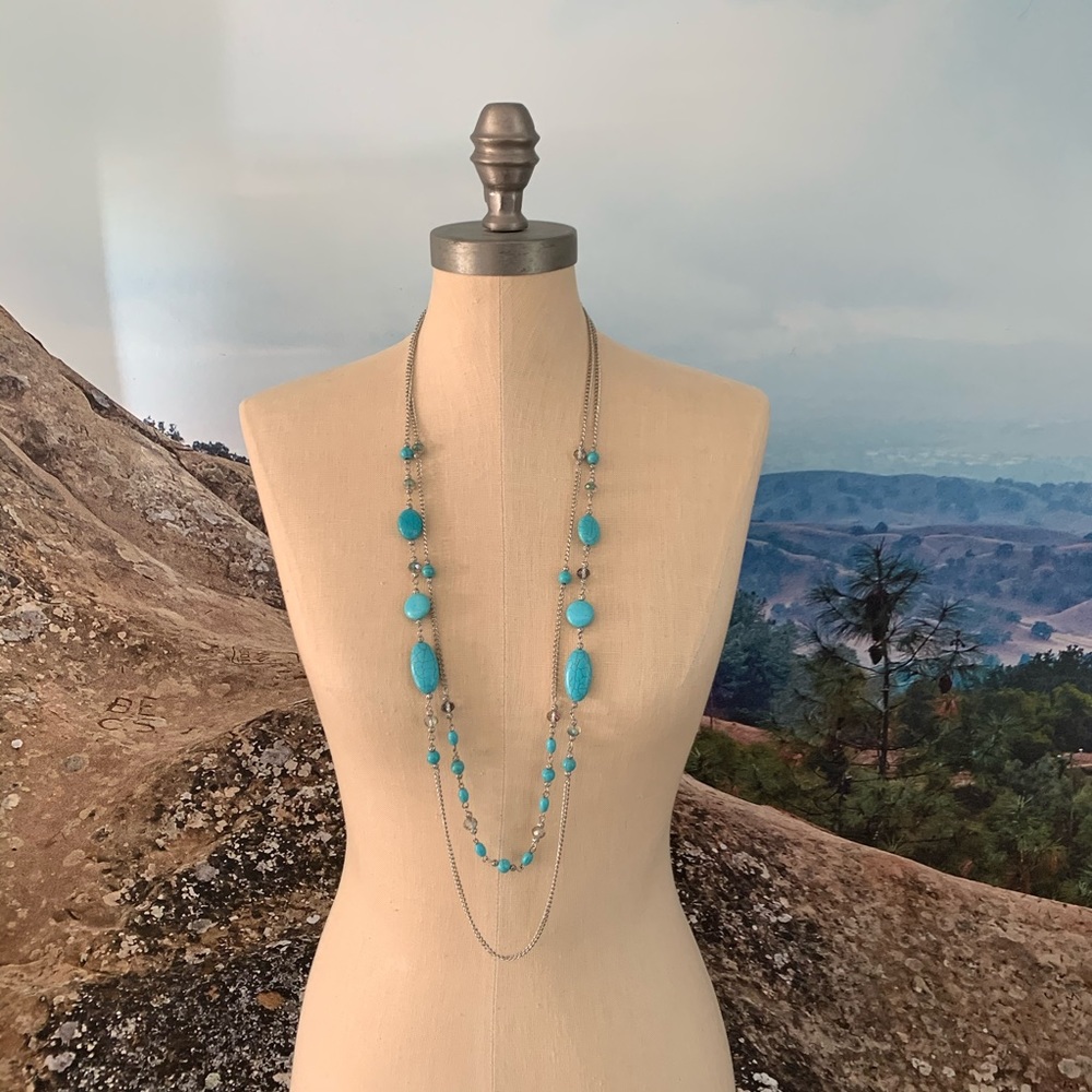 NWOT women’s Turquoise and Silver Beaded Necklace